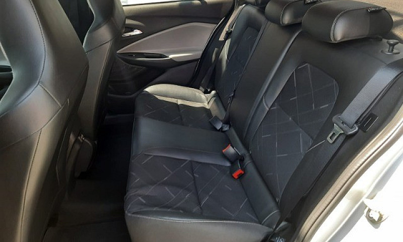Chevrolet Onix Plus ...