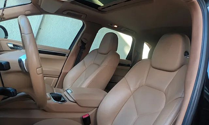 Porsche Cayenne 2013...