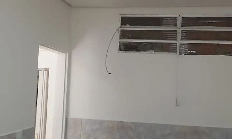 Aluga-Se Casa Quarto...