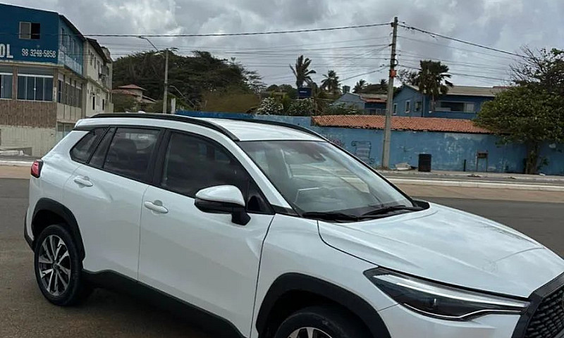 Toyota Corolla Cross...