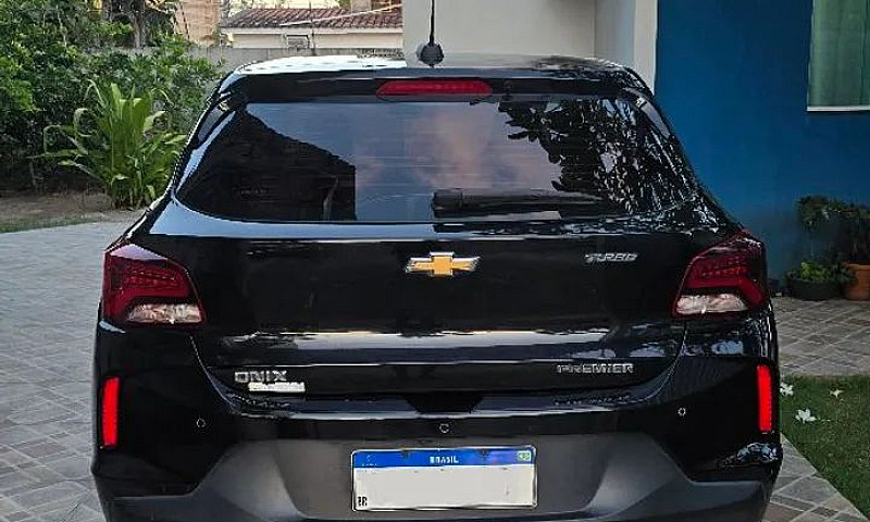 Chevrolet Onix Hatch...