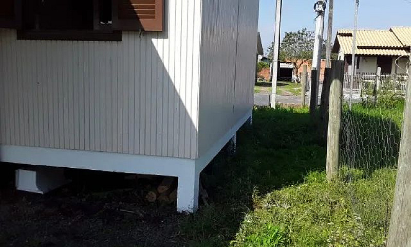 Casa Em Quarta Linha...