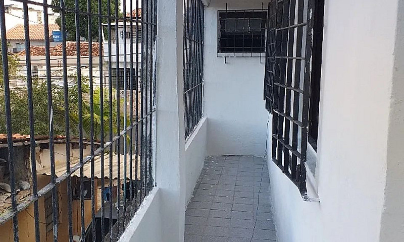 [Aluga-Se] Casa Em R...