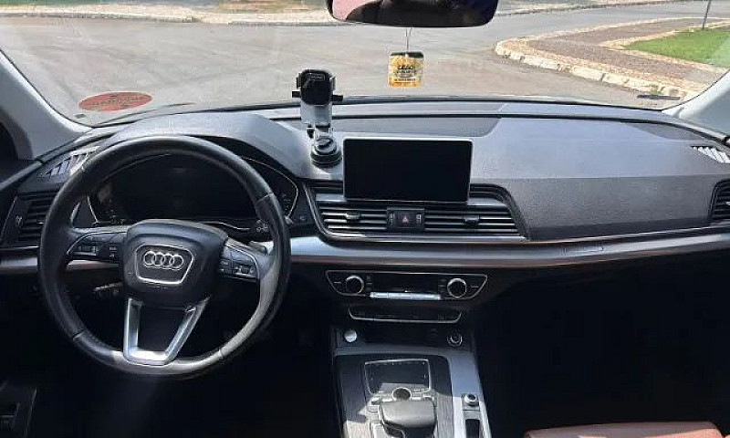 Audi Q5 S-Line 2.0 T...