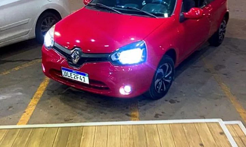 Renault Clio Authent...
