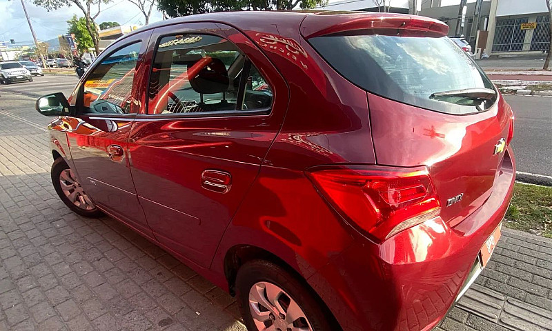 Chevrolet Onix Hatch...