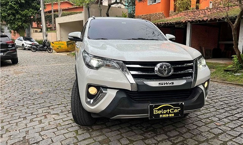 Toyota Hilux Sw4 201...