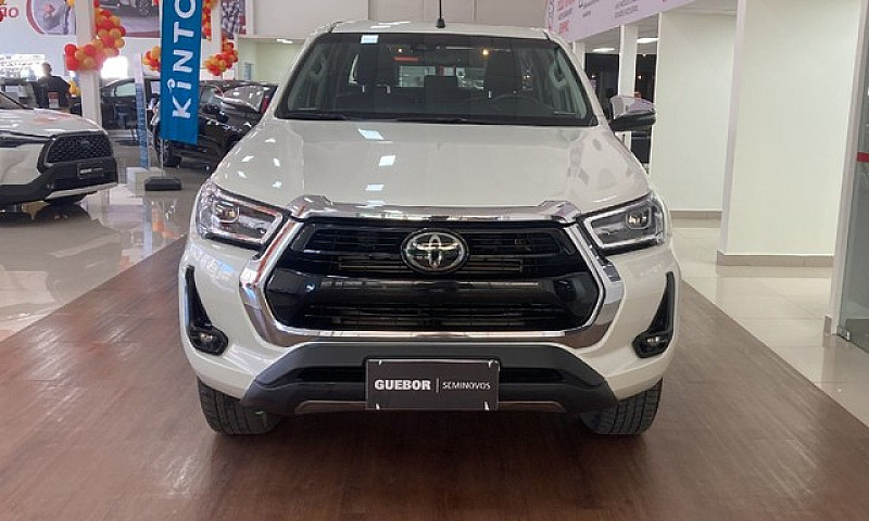Toyota Hilux 2.8 Srx...