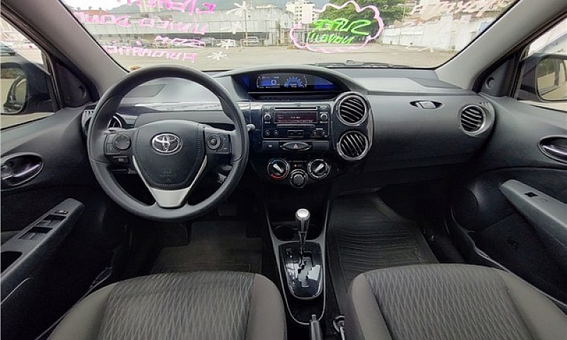 Toyota Etios 2018 1....