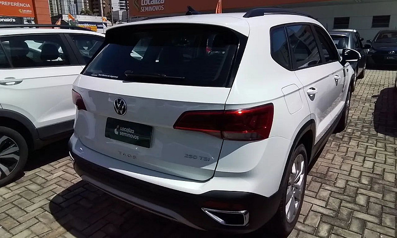 Volkswagen Taos Comf...