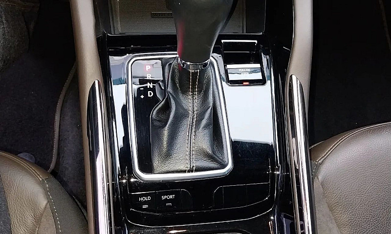 Jeep Commander Overl...
