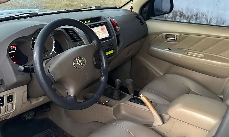 Toyota Hilux Sw4 Srv...