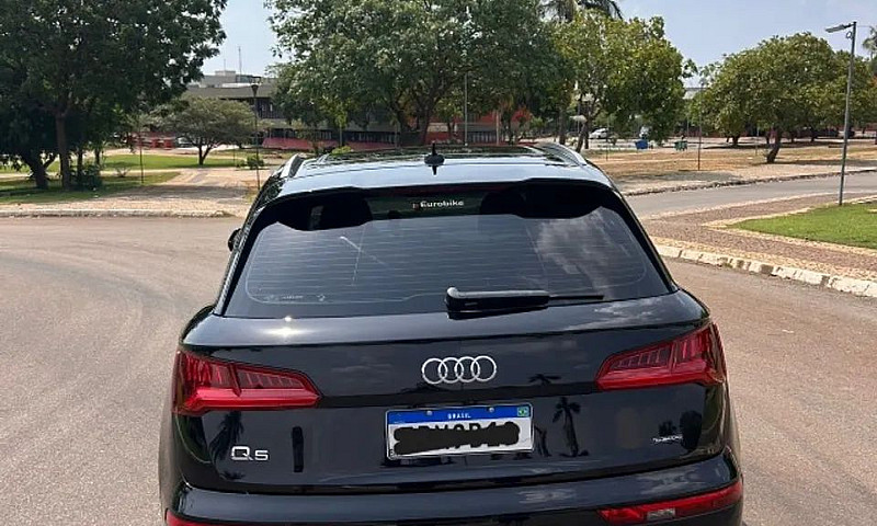 Audi Q5 S-Line 2.0 T...