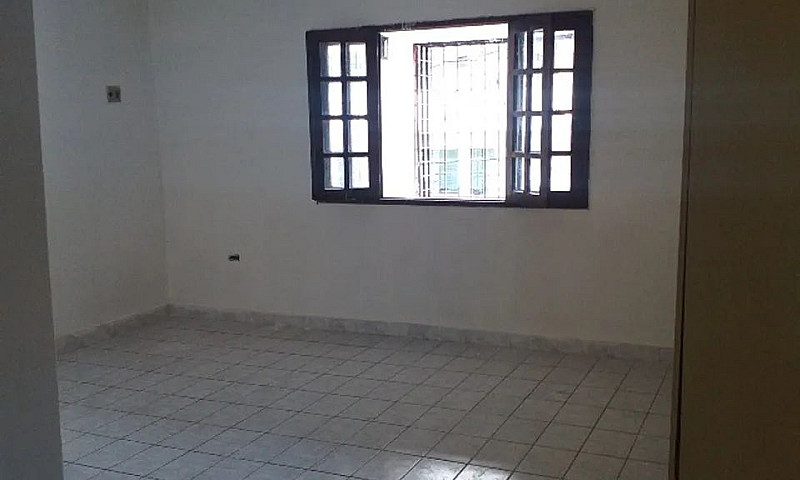 [Aluga-Se] Casa Em R...