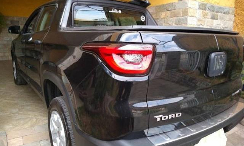 Fiat Toro 1.8 Freedo...