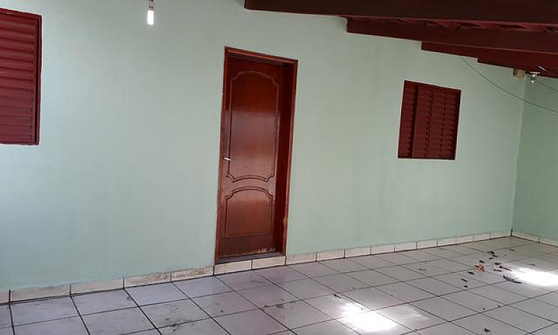 Aluga -Se Casa Santa...
