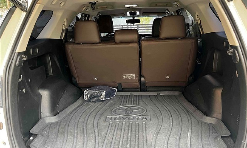 Toyota Hilux Sw4 201...