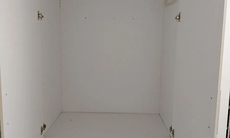 Apto Com 2/4  R$- 2....