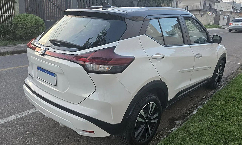 Nissan Kicks Exclusi...