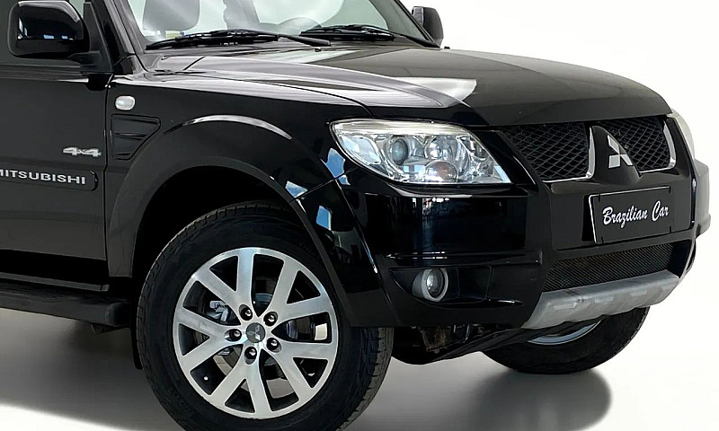 Mitsubishi Pajero Tr...
