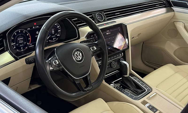 Volkswagen Passat Hi...
