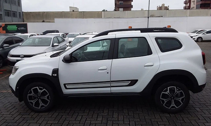 Renault Duster Iconi...