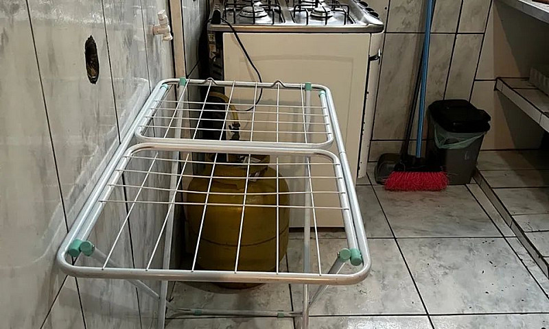 Aluga Se Quarto...