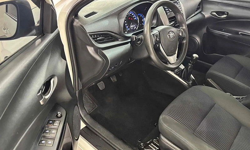 Toyota Yaris Xl 1.3 ...