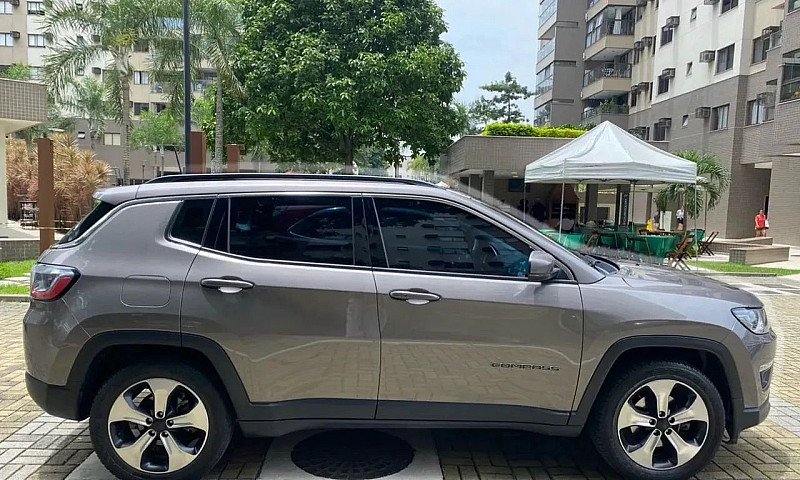 Jeep Compass Sport 2...