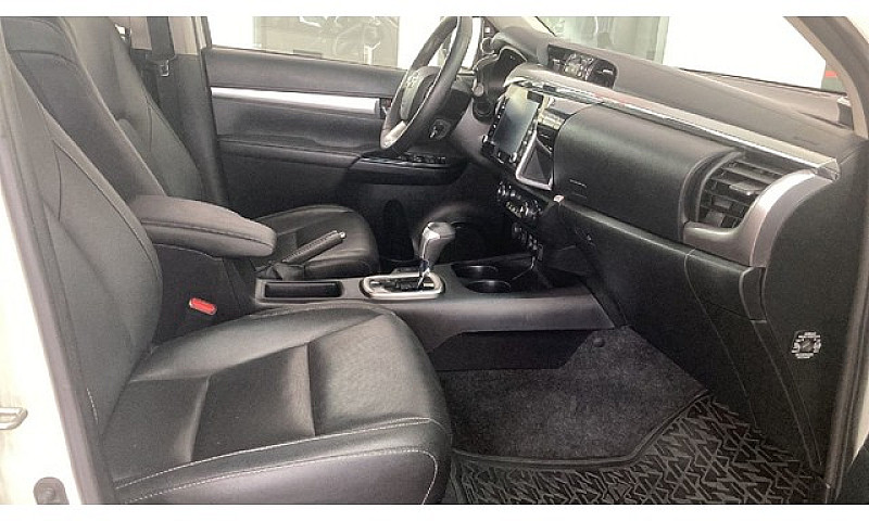 Toyota Hilux 2.8 Srx...