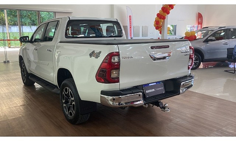 Toyota Hilux 2.8 Srx...