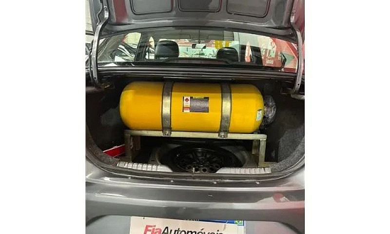 Volkswagen Voyage 1....