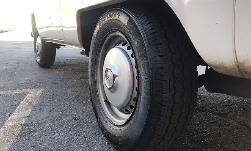 Kombi Furgão 1.4 Exe...
