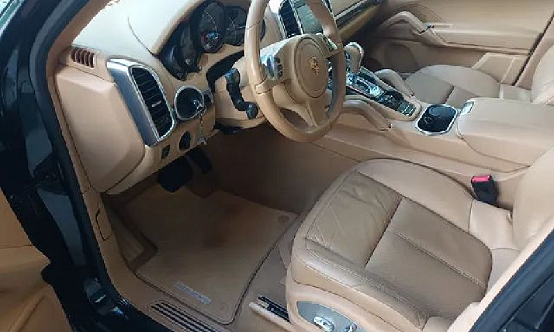 Porsche Cayenne 2013...