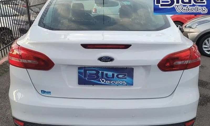 Ford Focus Sedan 2.0...