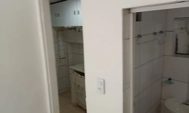 Aluga-Se Casa Quarto...