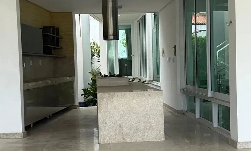 Belíssima Casa Com 4...