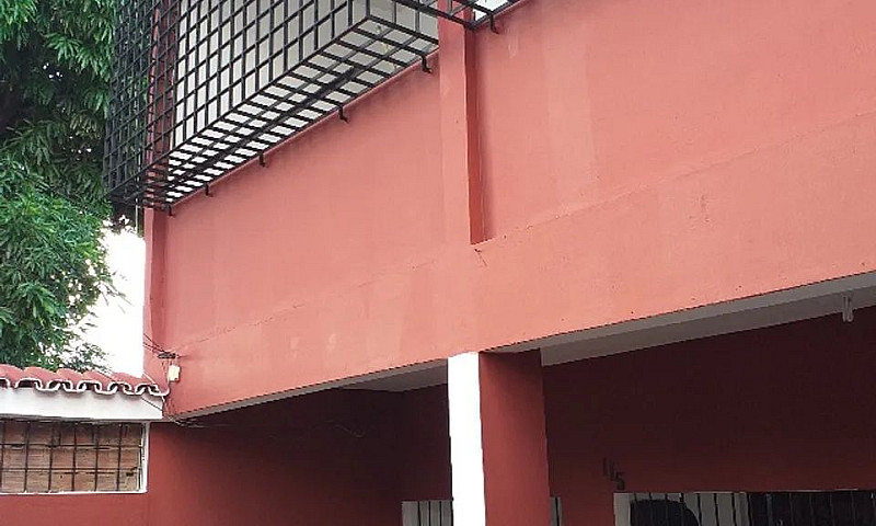 [Aluga-Se] Casa Em R...