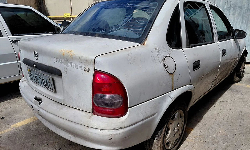 Chevrolet Corsa Seda...
