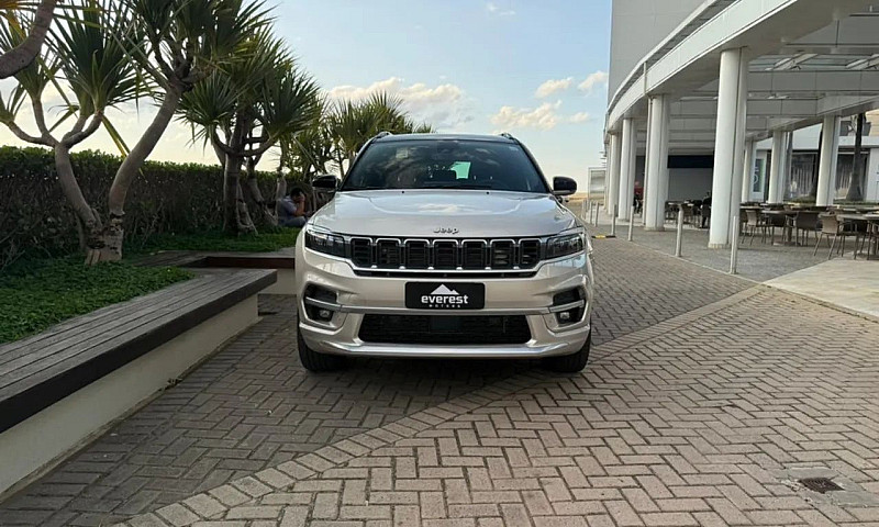 Jeep Commander Overl...