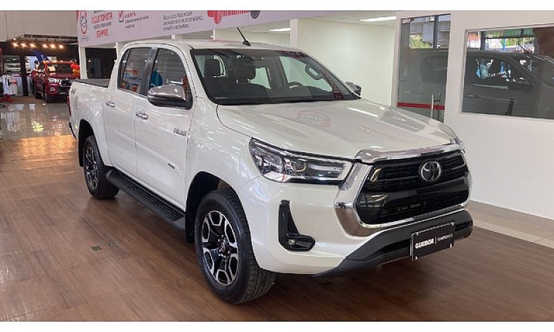 Toyota Hilux 2.8 Srx...