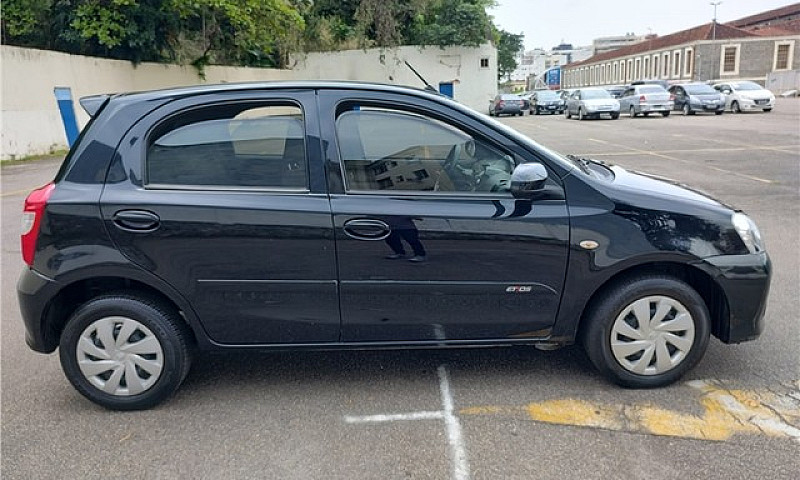 Toyota Etios 2018 1....