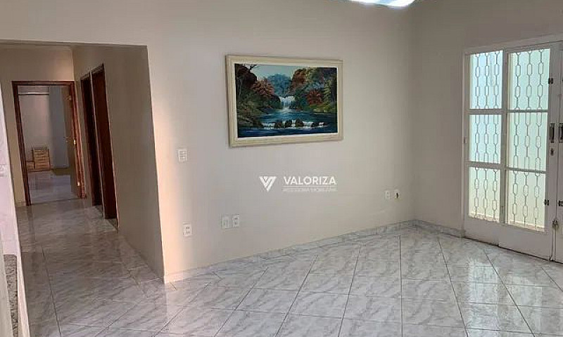 Casa Com 3 Dormitóri...