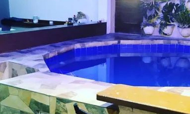 Casa Com Piscina Alu...