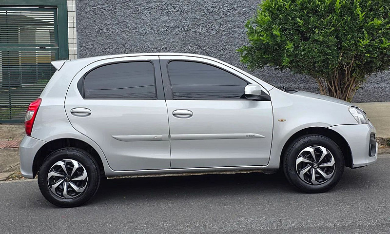 Toyota Etios Xs 1.5 ...