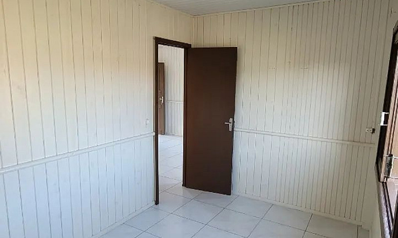 Casa Em Quarta Linha...