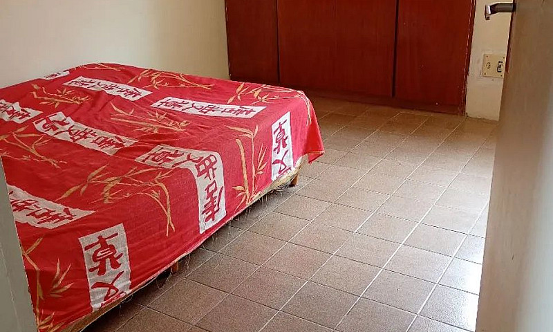 Aluga-Se Quarto Próx...