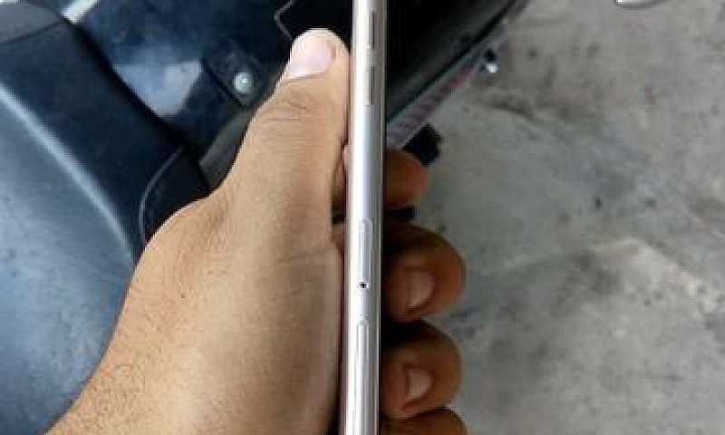 J5 Pro Leia...