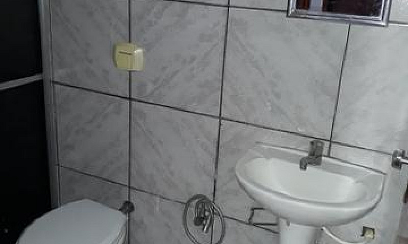 Aluga -Se Casa Santa...