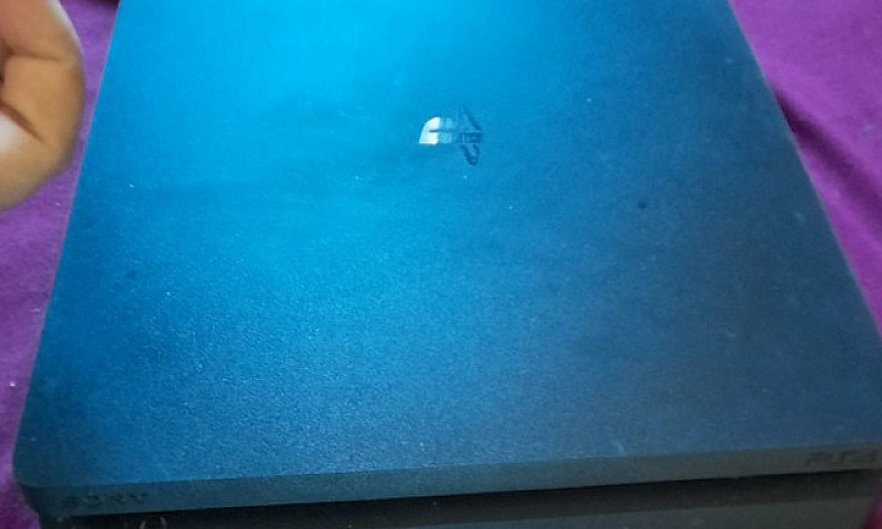 Vendo Playstation 4...